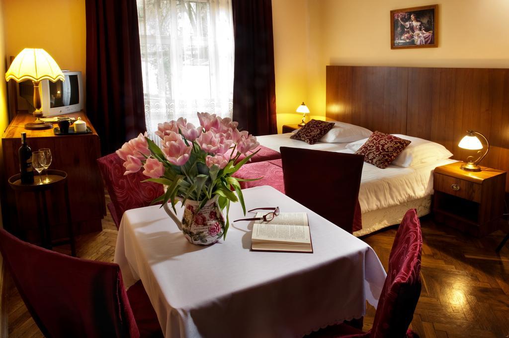 Astor 3*
